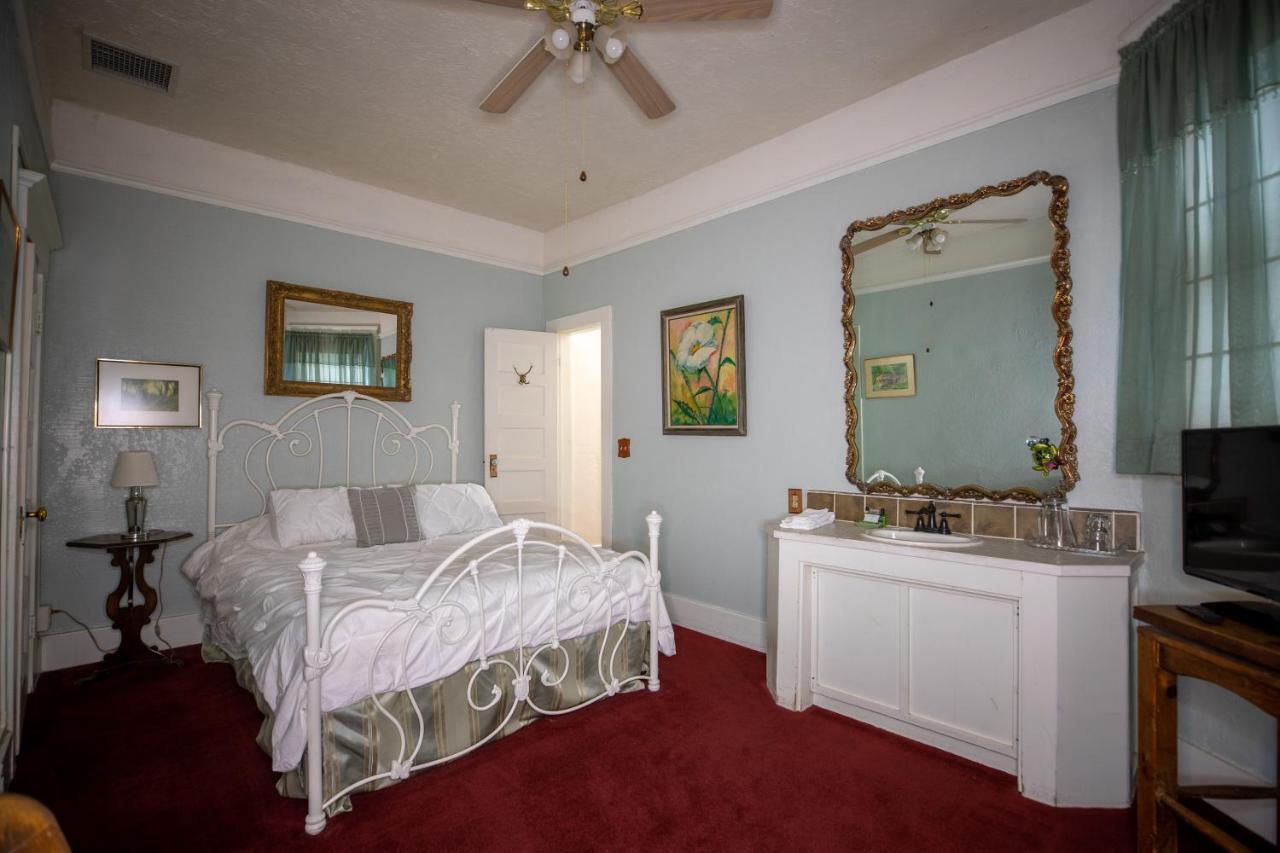 Bisbee Grand Hotel Bagian luar foto