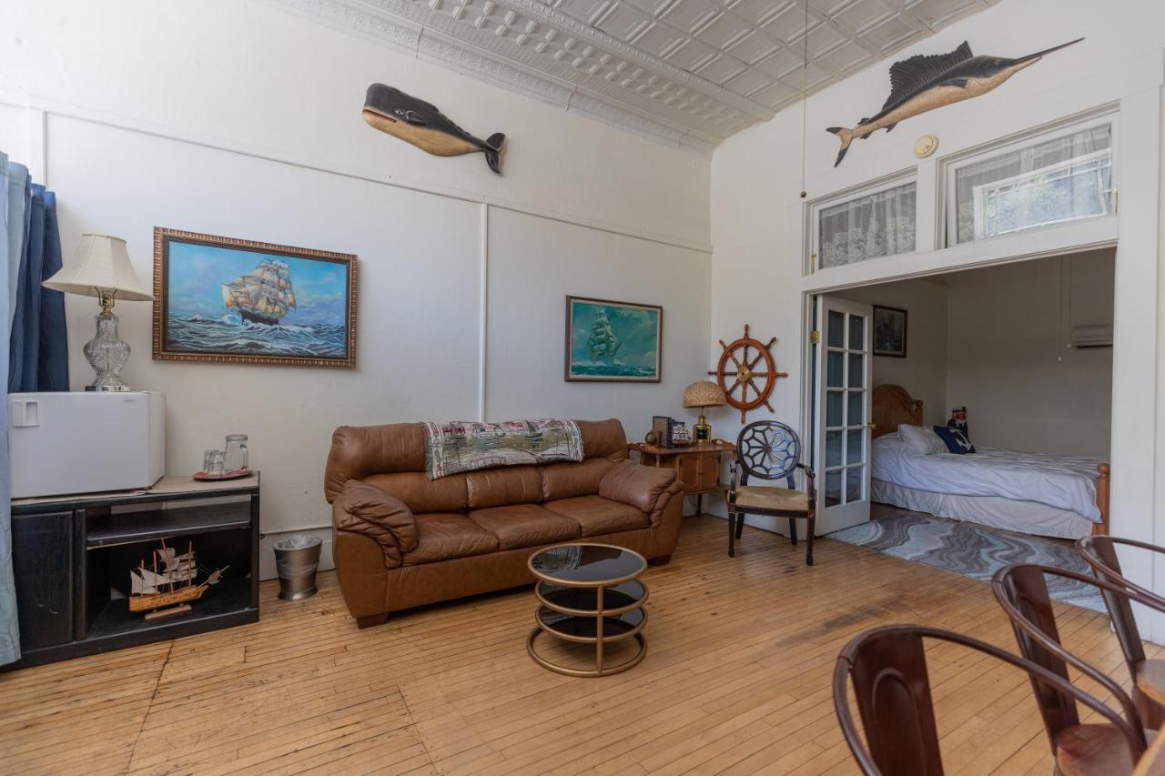 Bisbee Grand Hotel Bagian luar foto