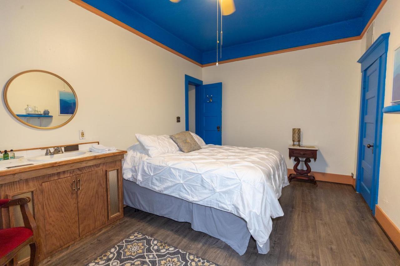 Bisbee Grand Hotel Bagian luar foto